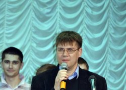 Учасників турніру вітає Віктор Петрович Карпенко